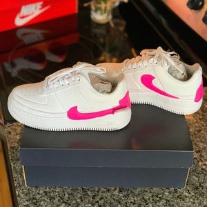 Nike Air Force 1 AF1 jester white and pink.